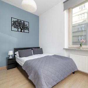 Deluxe Studio